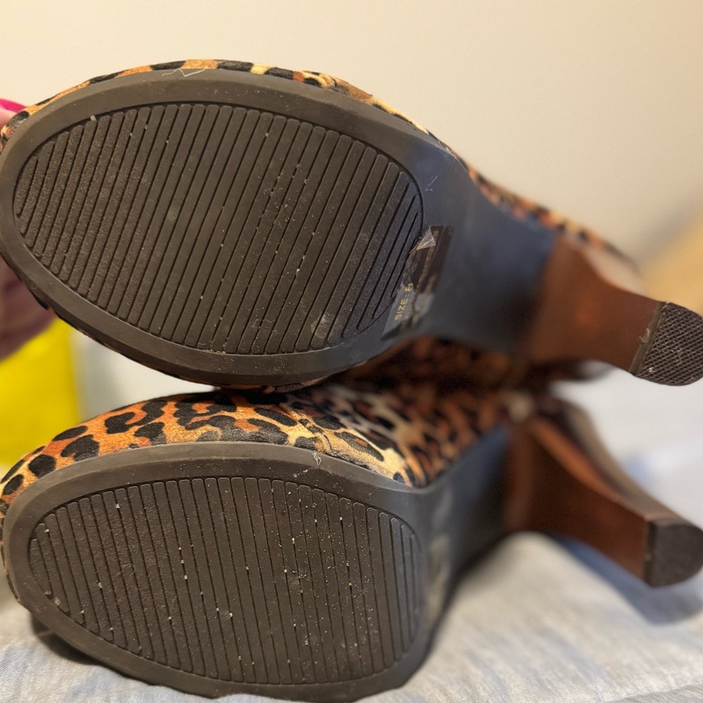 Size 8 Leopard Print Ankle Boots! - Picture 2 of 11